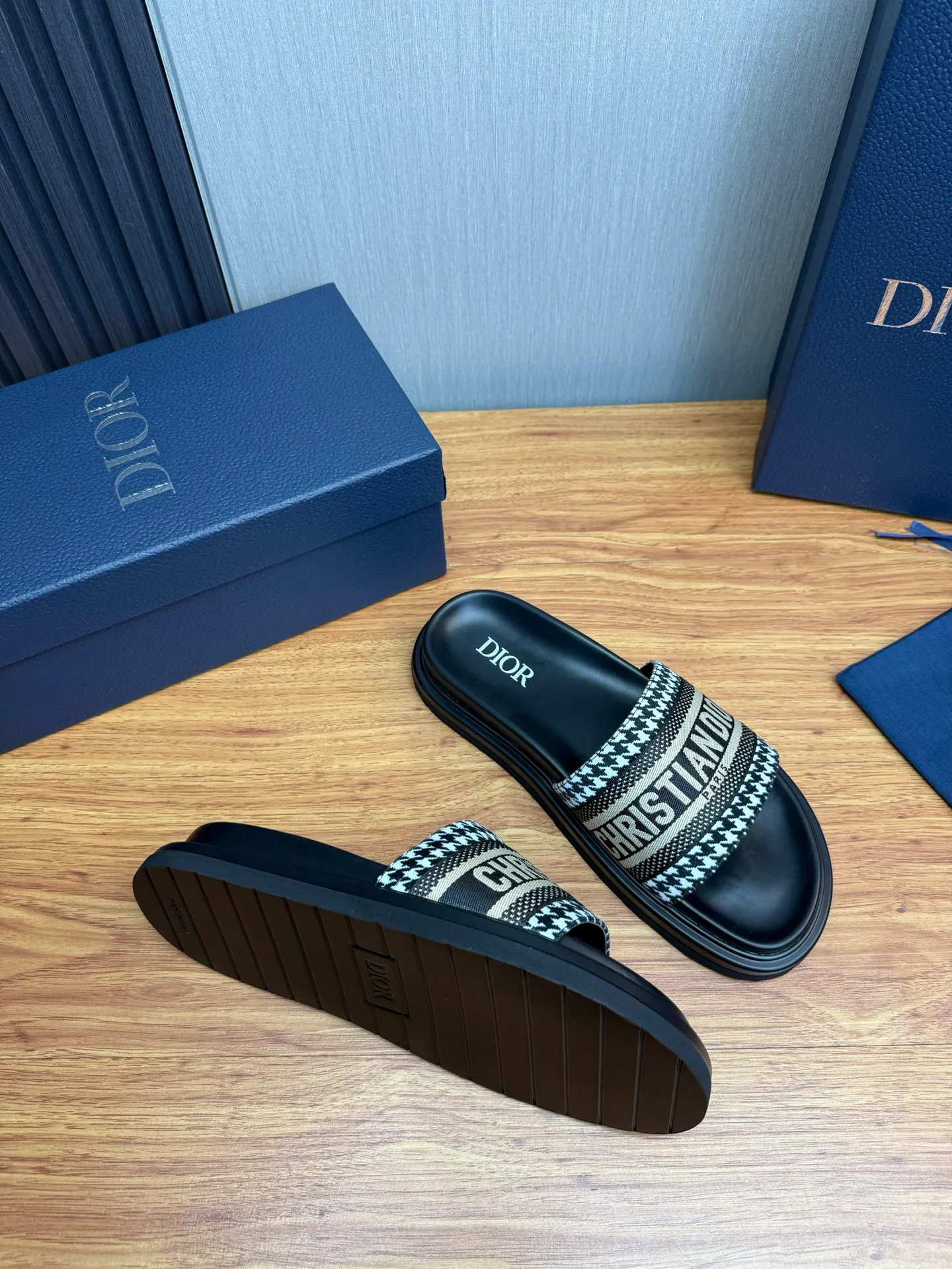 Men's shoes 260💰 Dior. Men's slippers🩴Official website 1:1 production 38-45 size 45 46 🉑️Customized original material shipped✅